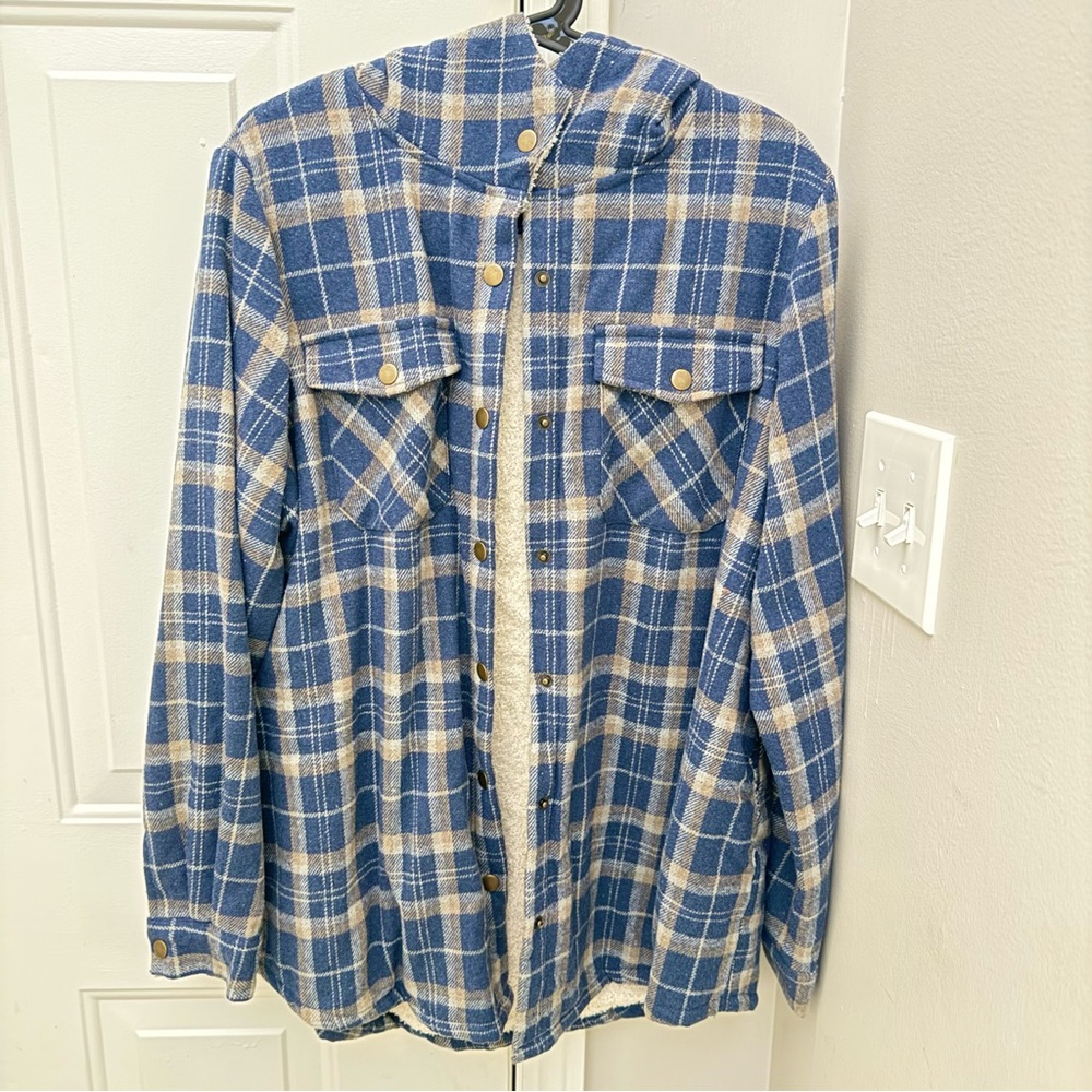 Blue and Tan Plaid Button-Up Jacket with hoodie Front Pockets NWOT